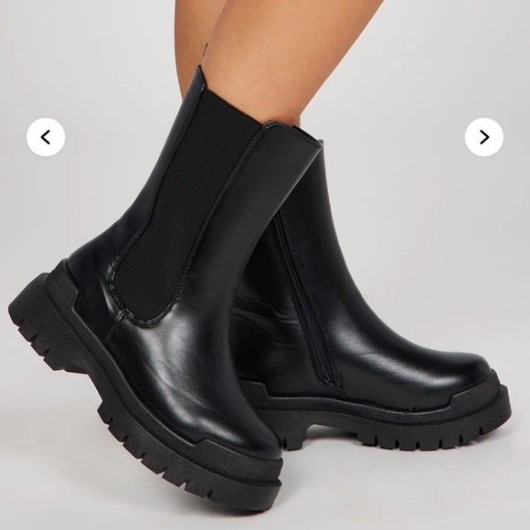 Black Chunky Ankle Chelsea Boots - Picture 3 of 4